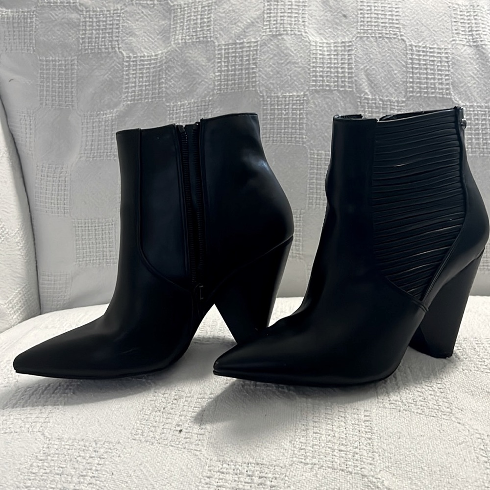 Simply Vera Vera Wang | black boots